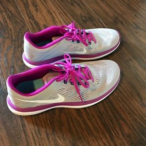 Nike women’s shoes